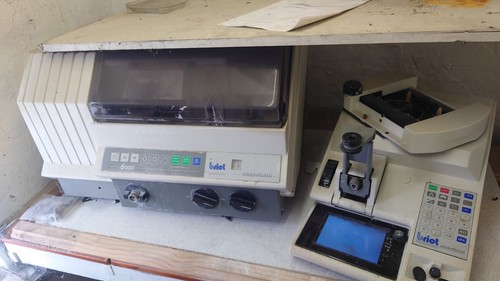 Spectacle lens glazing machine - glazing,