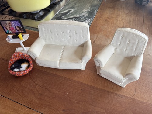 Sindy sofa and - sindy,