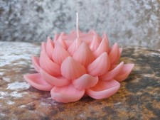 Luxury Fragranced Lotus Flower Candle – Soy & Beeswax Blend – Fresh Floral Scent