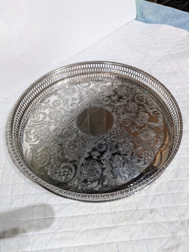 Alpha plate chased round - alpha, cm