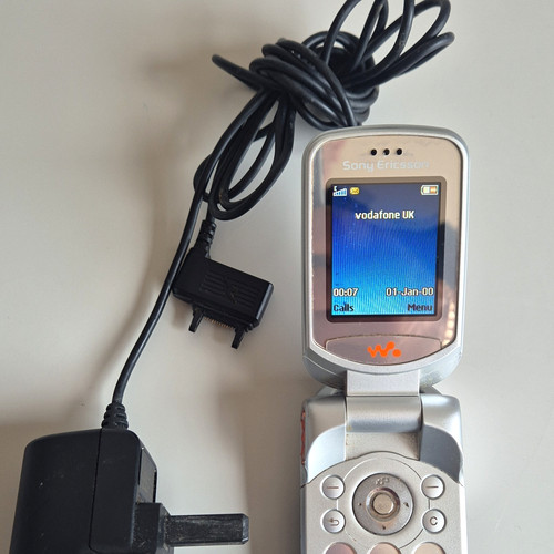 Sony ericsson w300i flip - ericsson,