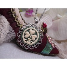 Claddagh Celtic Irish clover