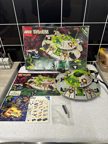 Lego system 6975 - ufo, alien