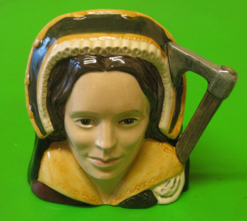 Royal doulton small character - royal,