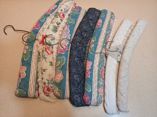 Padded coat hangers - x,