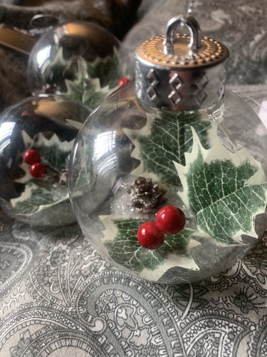 Holly snow fern cone - holly,,