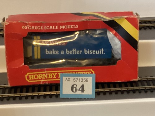 Hornby r137 gauge mcvities - hornby, oo