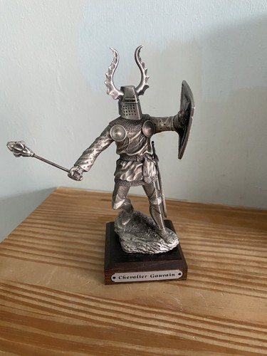 Les etains graal chevalier - les,
