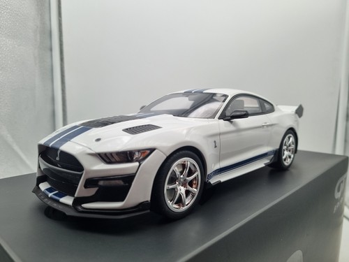 Ford mustang shelby gt500 - 1/18,