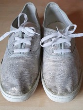 Platino Silver Glitter Pumps
