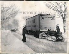 1960 Press Photo Wallis Manrow
