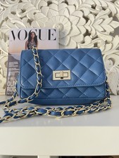 Vera Pelle Quilted Chain