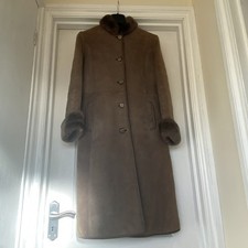 K&M Long Elegant Sheepskin