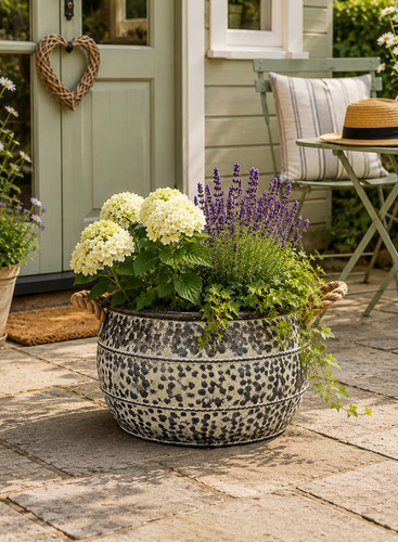 Rustic metal garden - rustic,
