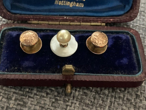 1895 9ct gold cufflinks - -,