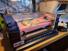 Maisto 1/18 Scale Pink