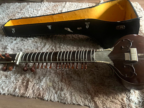 Brown polished wooden sitar - brown,