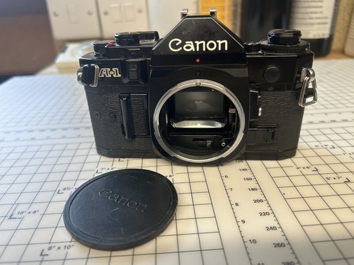 Canon 35mm slr camera - canon, body