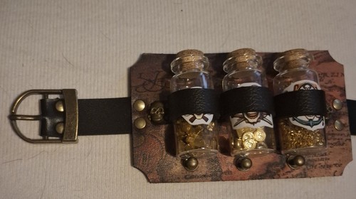 Pirate treasure holder wear - holder,