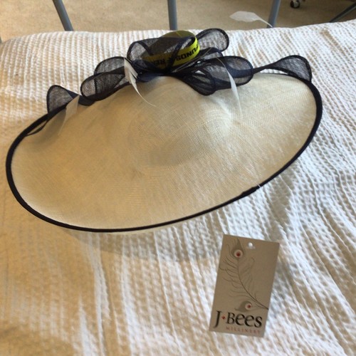 Navy and ivory hat - hat, bees