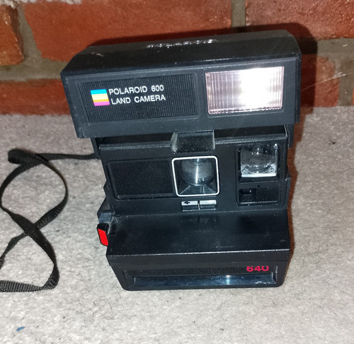 Polaroid 600 land camera - 600, model