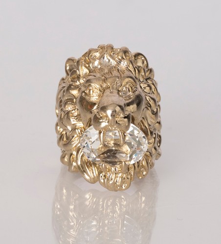 Authentic gucci crystal - crystal, lion