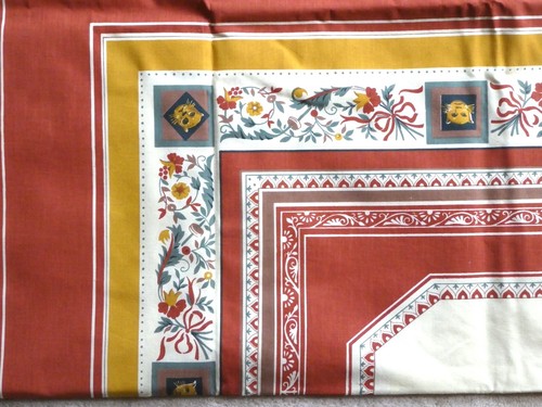 Vintage tablecloth 4 napkins - tablecloth,