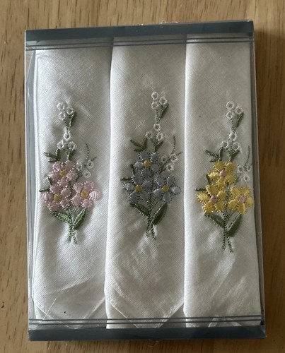 Vintage ladies handkerchiefs - vintage,