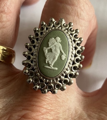 Wedgwood silver ring - silver, sage