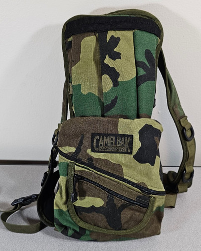 Vtg 90s camelbak l - vtg,