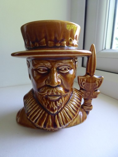 Falcon ware sylvac - ware/sylvac, beefeater