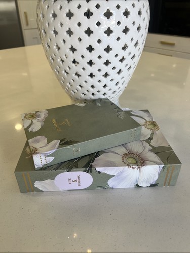 Set decorative book - of, 2