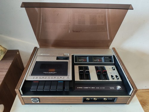 Aiwa 1300 cassette player - aiwa,