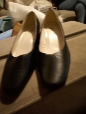 Womens.Black Leather Slip On NEW.CONDITION Size 7e The Shoe Tailor