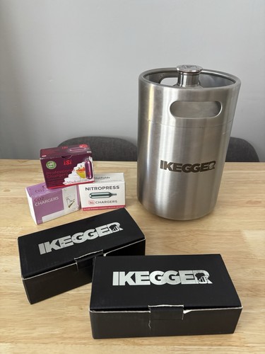 Cocktail and beer keg - cocktail,