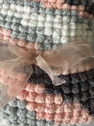 Baby pom - pom, blanket