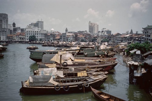Singapore waterfront boats - singapore,