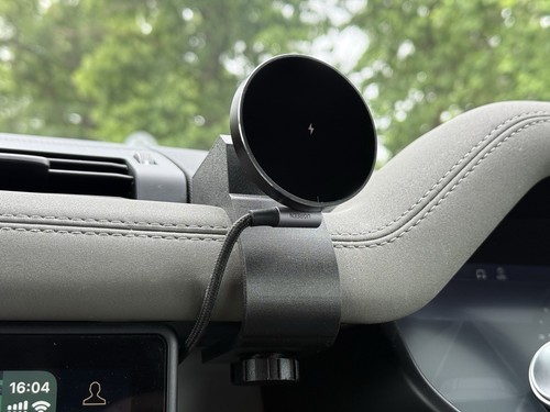 Dash mount wireless phone - qi,