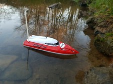 HQ Radio Remote Control Racing Speed Boat RC Boat Fast Speed 12km/h Red - NEW