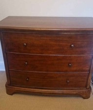 Willis and Gambier -Drawer Chest of Drawers