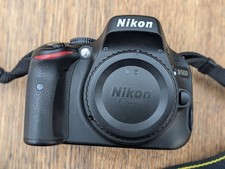 NIKON D D5100 16.2MP DSLR  - SHUTTER COUNT 1290 - MINT CONDITION