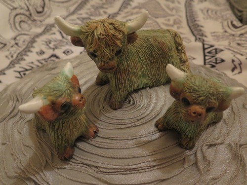Yare pottery highland - yare, cow