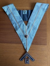 Craft Past Masters Collar & Jewel Set.