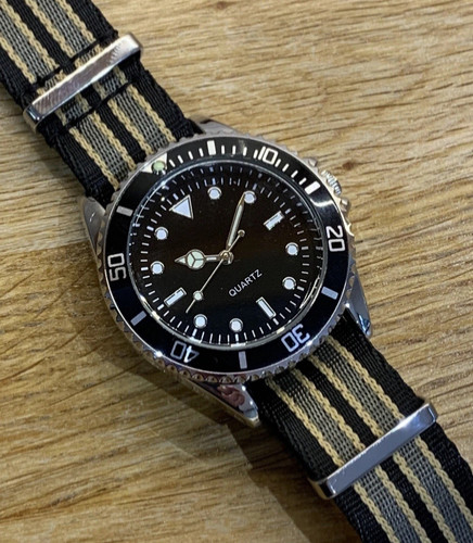 James bond 007 homage dive - bond,