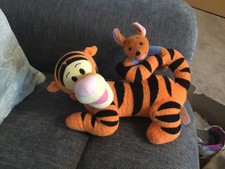 Tigger & Roo Singing Walt
