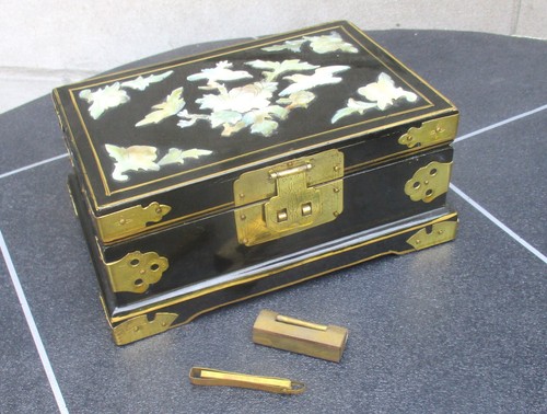 Vintage chinese lacquered - vintage,