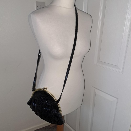 Black shiny snakeskin design - 1,
