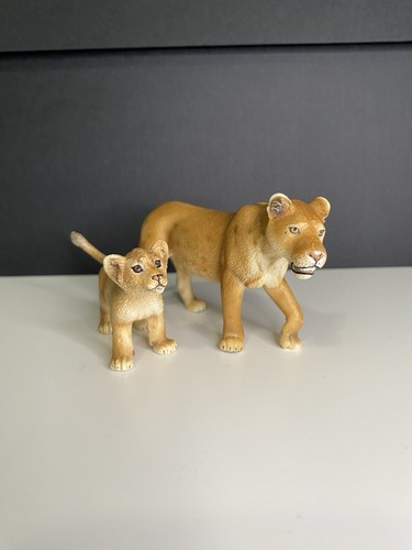 Schleich african lioness with - lioness,
