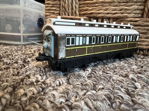 Old slow coach carriage ertl - old,