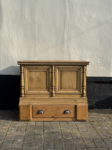 Rustic antique victorian pine - antique,